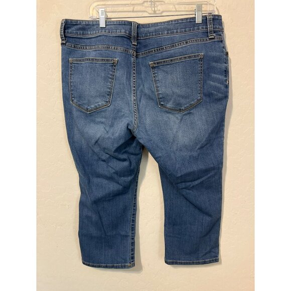St. John's Bay Cropped Jeans Medium Wash Sz 16P Petite - Picture 3 of 8